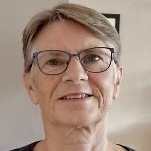 Moira-photo-aspect-ratio-2560-2560