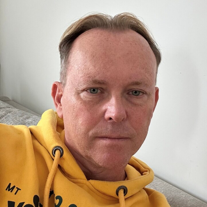 Stephen-photo-aspect-ratio-2560-2560