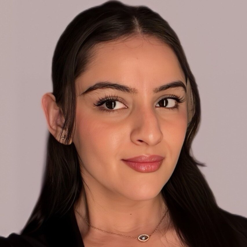 Daniella-photo-aspect-ratio-2560-2560